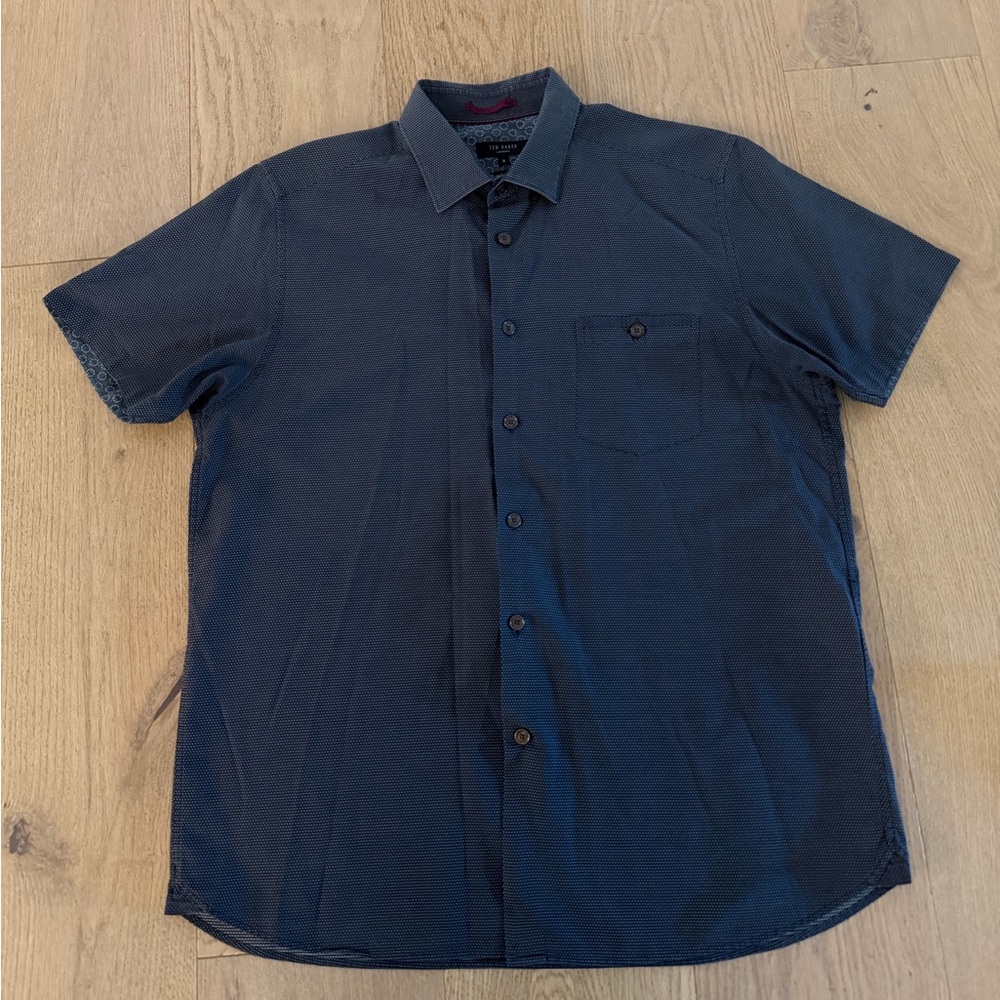 Men’s Ted Baker Short Sleeve Button Down size 5